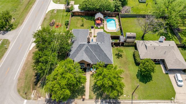 1 Finley Circle, Krum, TX 76249