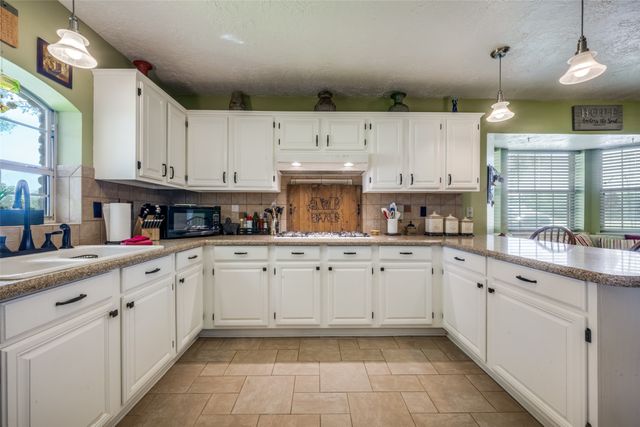 1 Finley Circle, Krum, TX 76249