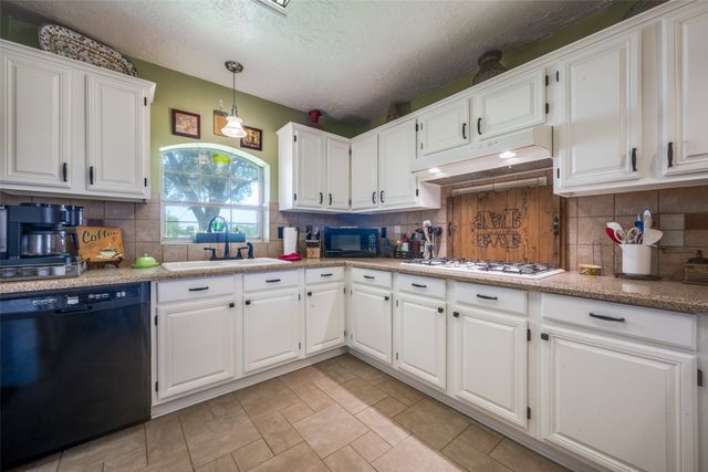 1 Finley Circle, Krum, TX 76249