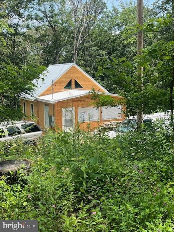 659 FALCONWOOD ROAD, Paw Paw, WV 25434