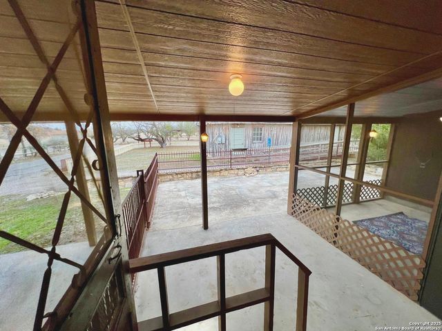 299 Fort Clark Rd, Brackettville, TX 78832