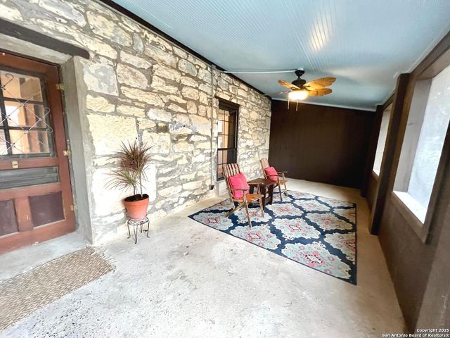 299 Fort Clark Rd, Brackettville, TX 78832