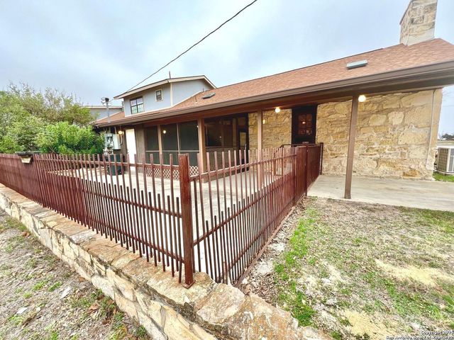 299 Fort Clark Rd, Brackettville, TX 78832