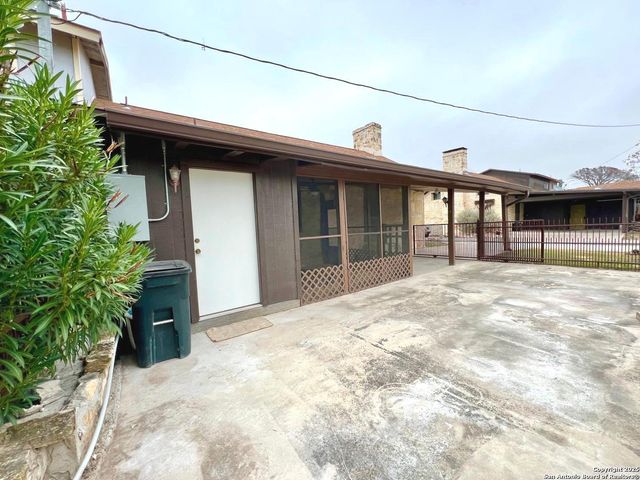 299 Fort Clark Rd, Brackettville, TX 78832