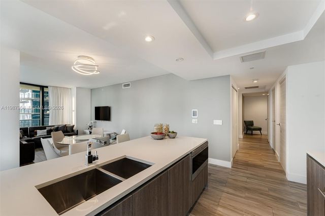 801 S Miami Ave 3509, Miami, FL 33130