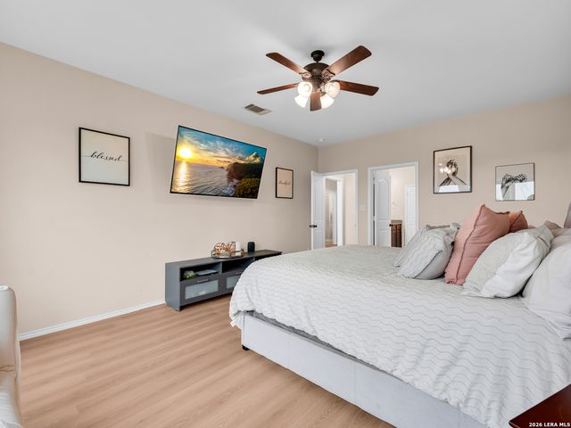 3076 Split Rail Ln, Seguin, TX 78155