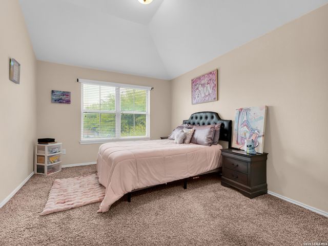 3076 Split Rail Ln, Seguin, TX 78155