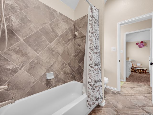 3076 Split Rail Ln, Seguin, TX 78155