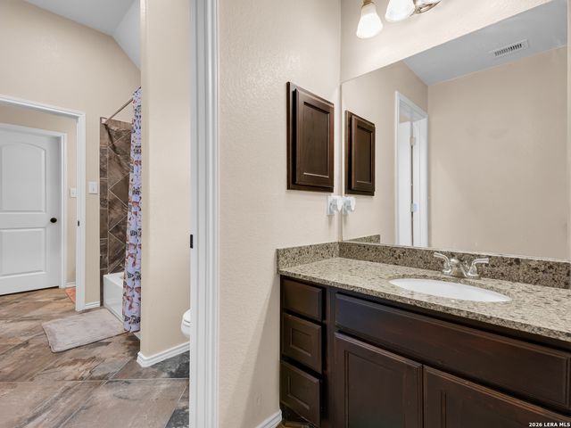 3076 Split Rail Ln, Seguin, TX 78155