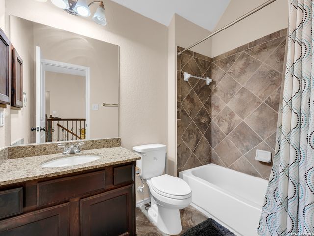 3076 Split Rail Ln, Seguin, TX 78155