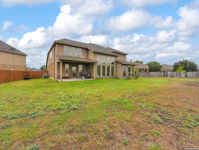3076 Split Rail Ln, Seguin, TX 78155