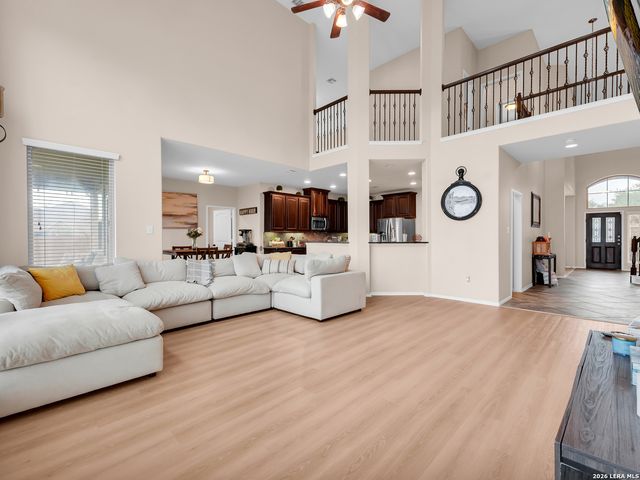 3076 Split Rail Ln, Seguin, TX 78155