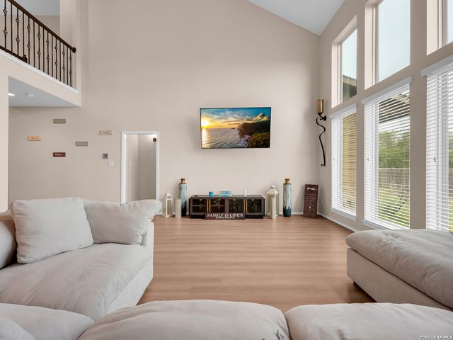 3076 Split Rail Ln, Seguin, TX 78155