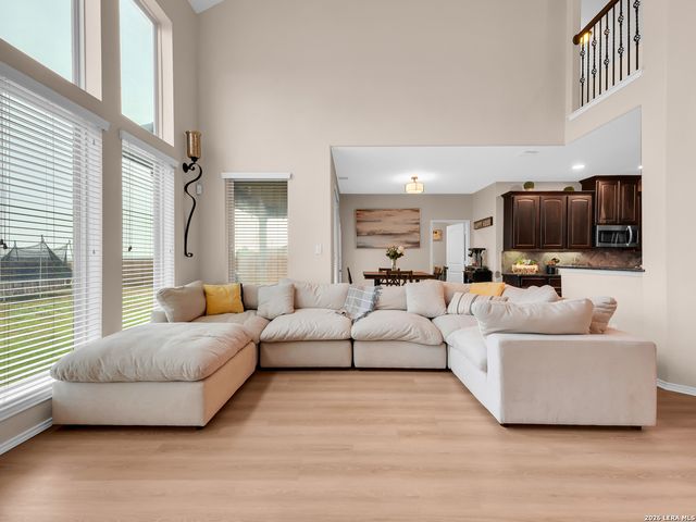 3076 Split Rail Ln, Seguin, TX 78155