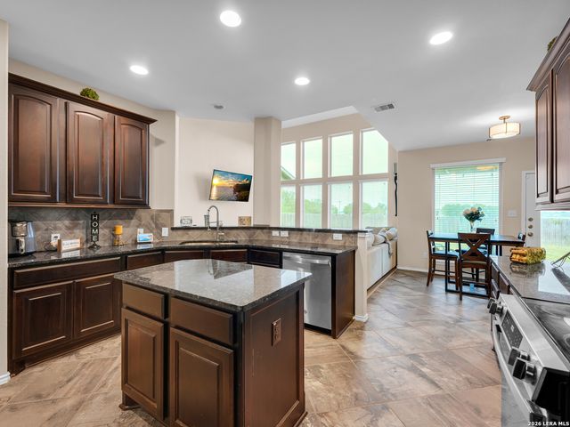 3076 Split Rail Ln, Seguin, TX 78155