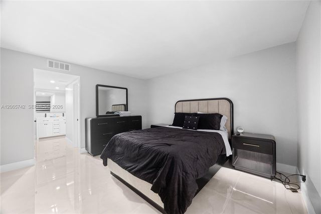 2302 S Cypress Bend Drive 306, Pompano Beach, FL 33069