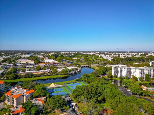 2302 S Cypress Bend Drive 306, Pompano Beach, FL 33069