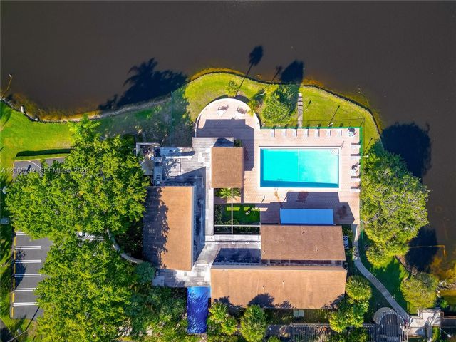 2302 S Cypress Bend Drive 306, Pompano Beach, FL 33069