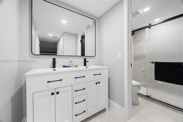 2302 S Cypress Bend Drive 306, Pompano Beach, FL 33069