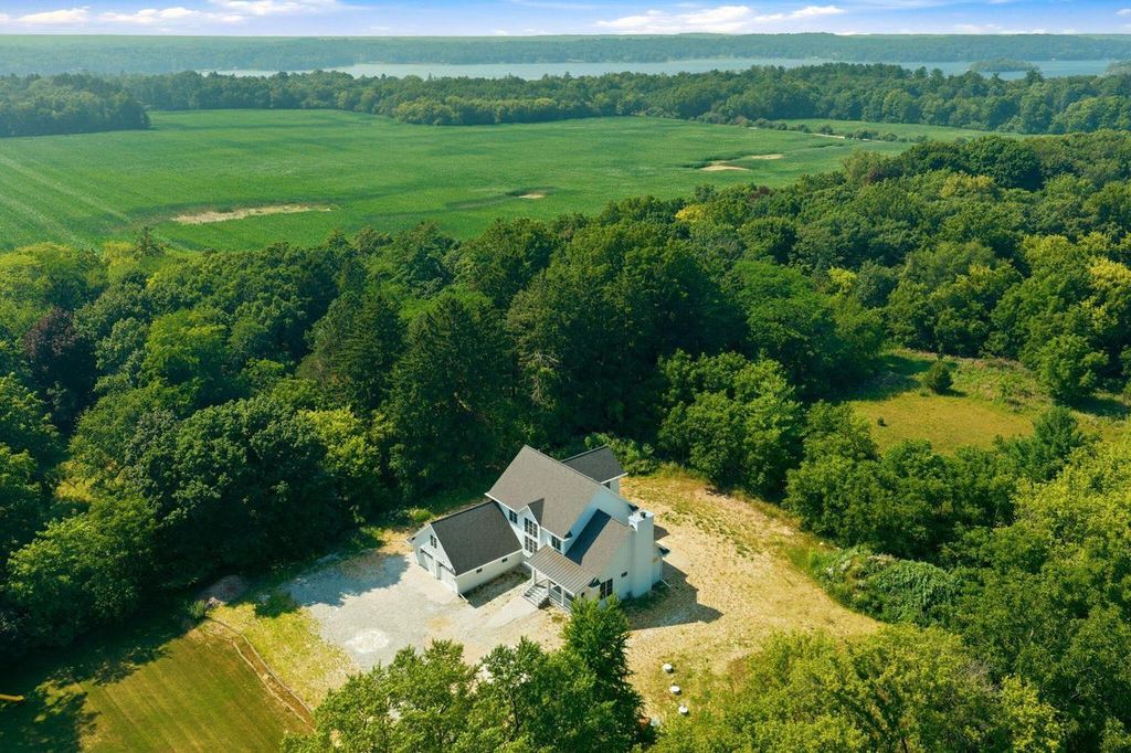 N48W31390 State Road 83, Hartland, WI 53029