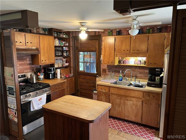 9011 Mountain Road, Royalton, NY 14067