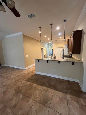 808 Pine Alley Street, Fort Walton Beach, FL 32547