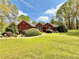 230 Ocmulgee Drive, Valley Grande, AL 36701