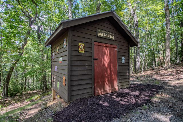 392 Cascades Lane, Blue Ridge, GA 30513
