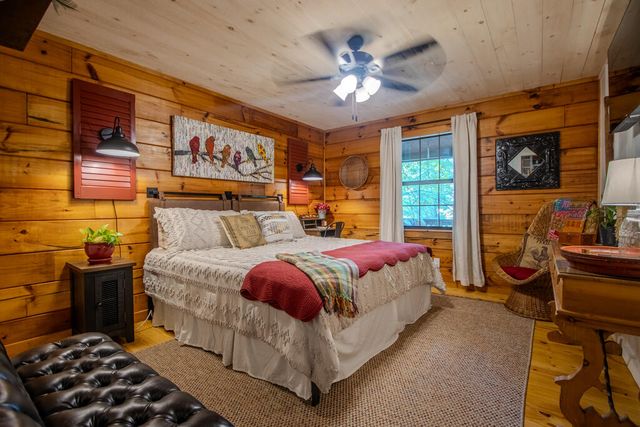 392 Cascades Lane, Blue Ridge, GA 30513