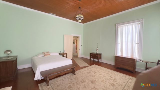 400 S Main Street, Belton, TX 76513