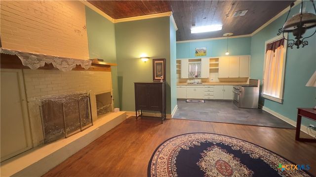 400 S Main Street, Belton, TX 76513