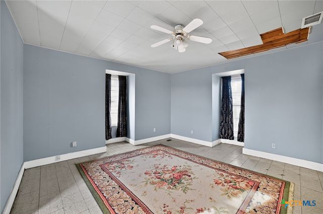 400 S Main Street, Belton, TX 76513