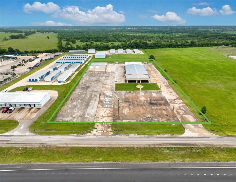 9965 Highway 6 Loop South, Navasota, TX 77868 — exterior