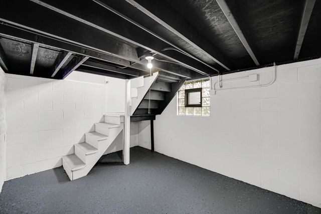 648 Stewart Court, Whiting, IN 46394