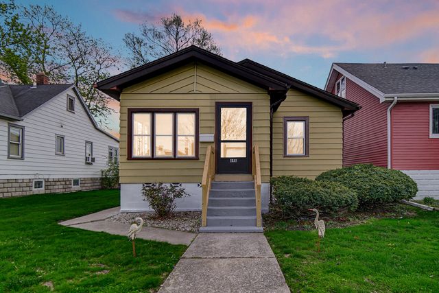 648 Stewart Court, Whiting, IN 46394