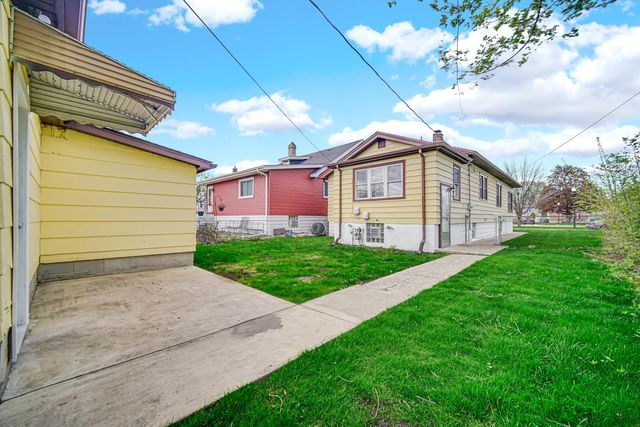 648 Stewart Court, Whiting, IN 46394