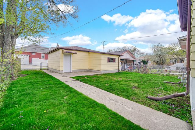 648 Stewart Court, Whiting, IN 46394