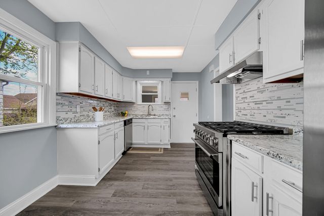 648 Stewart Court, Whiting, IN 46394