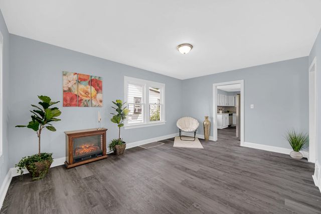 648 Stewart Court, Whiting, IN 46394