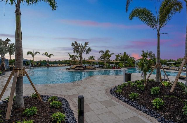 17709 CRESCENT MOON LOOP, Bradenton, FL 34211