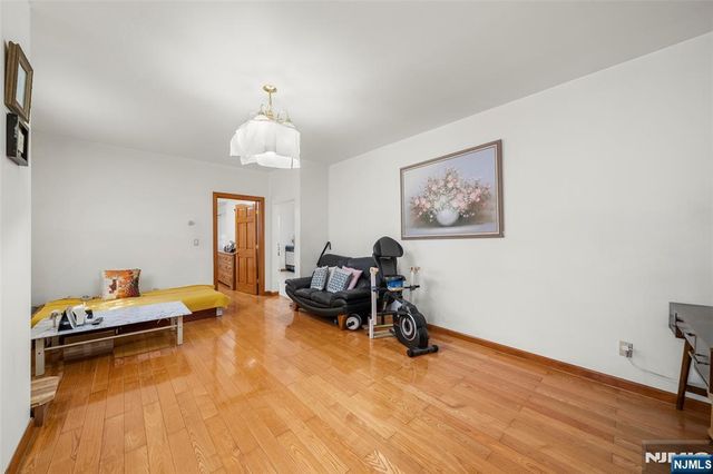 539 Bergen Boulevard, Ridgefield, NJ 07657