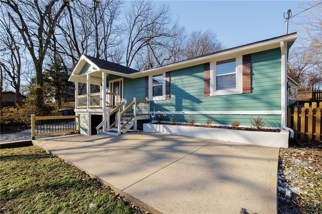 22 U Lake Shore Drive, Lake Lotawana, MO 64086