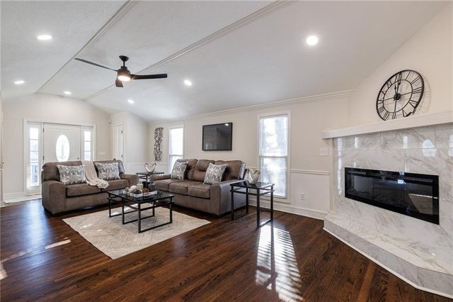 22 U Lake Shore Drive, Lake Lotawana, MO 64086