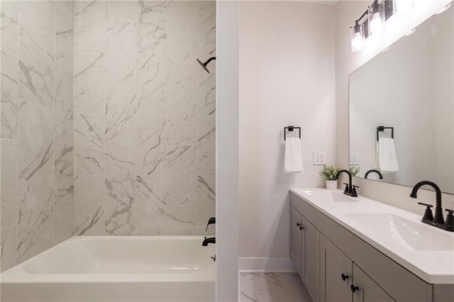 22 U Lake Shore Drive, Lake Lotawana, MO 64086