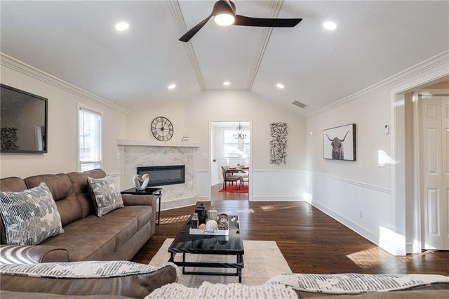 22 U Lake Shore Drive, Lake Lotawana, MO 64086