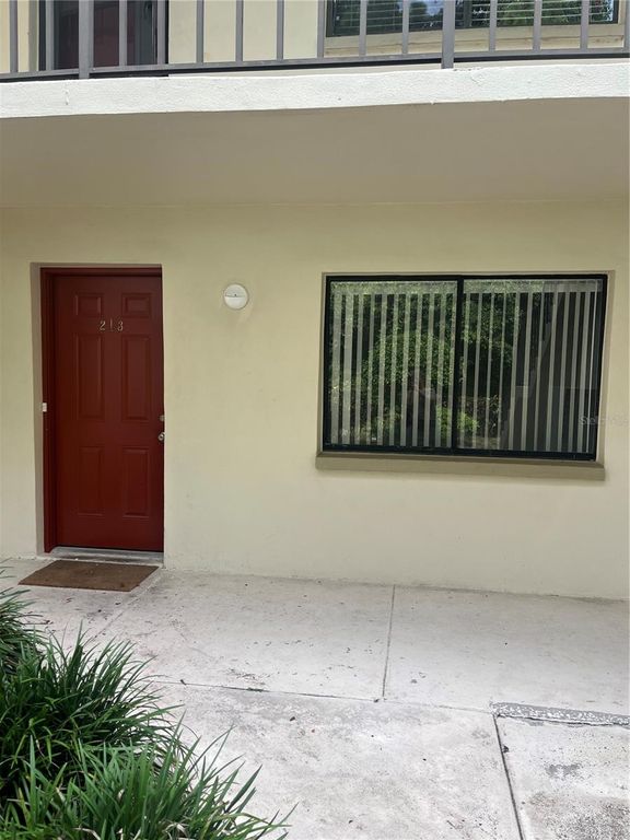 3300 FOX CHASE CIRCLE N 213, Palm Harbor, FL 34683