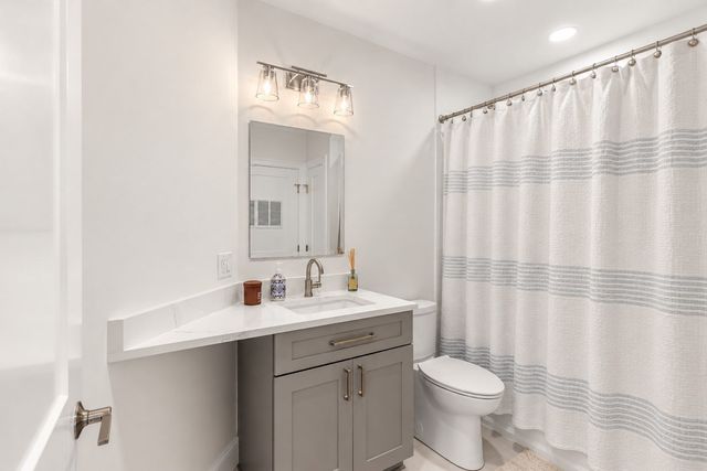 16 Franklin Street 1302, Salem, MA 01970
