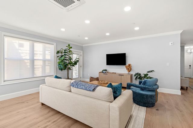 16 Franklin Street 1302, Salem, MA 01970