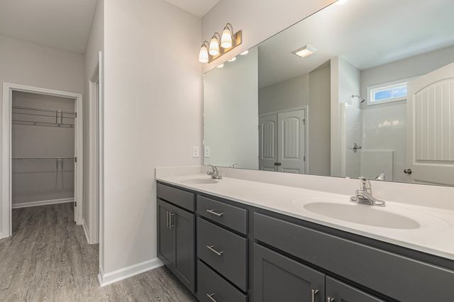 909 Woodside Dr., Conway, SC 29526