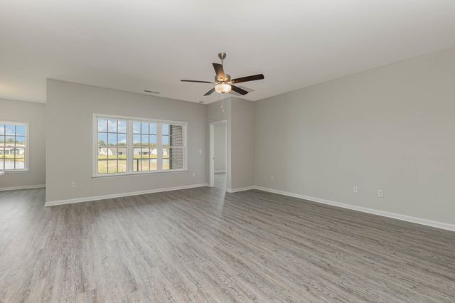 909 Woodside Dr., Conway, SC 29526